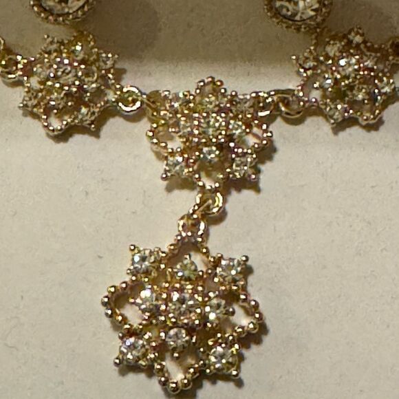 New Charter Club Gold-Tone Crystal Flower Lariat Necklace & Stud Earrings Set - Picture 2 of 5